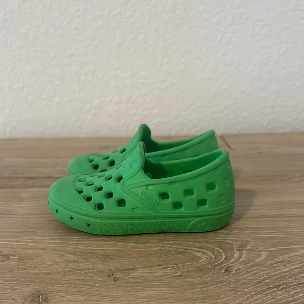 Kids Green Slip-On Shoes VANS SIZE 5